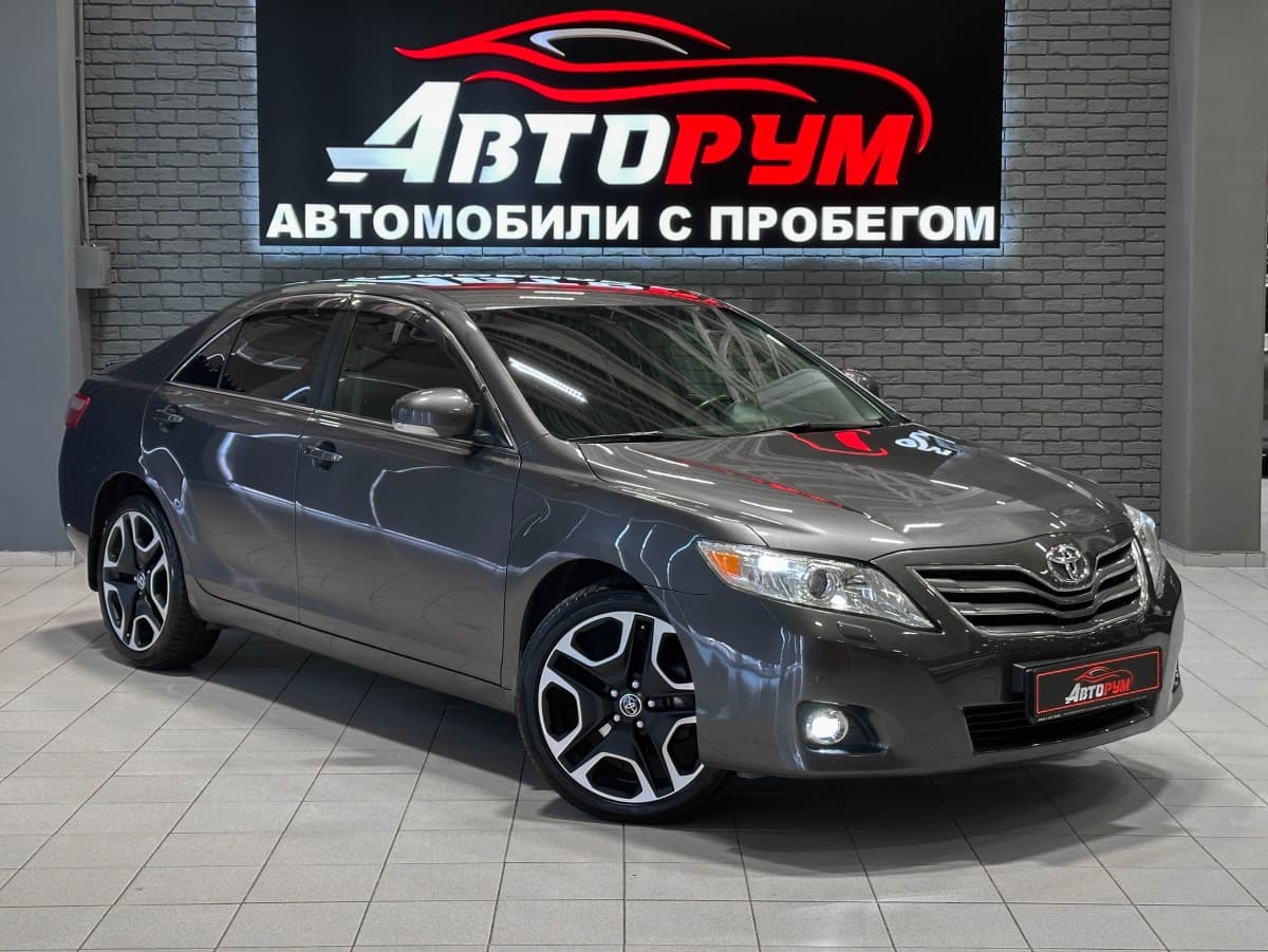 Toyota Camry - 1